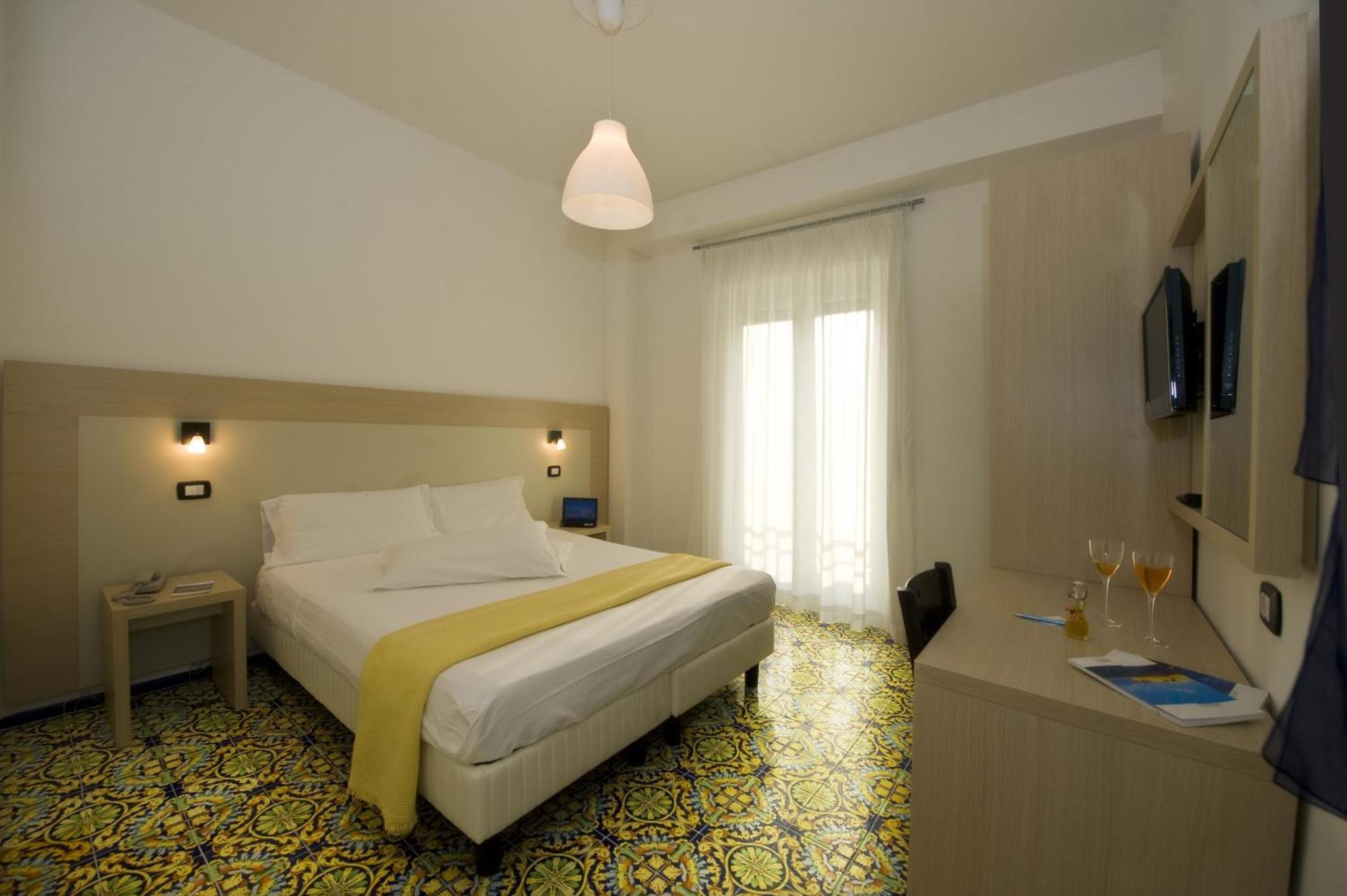 Hotel Torre Di Milo Майорі Екстер'єр фото