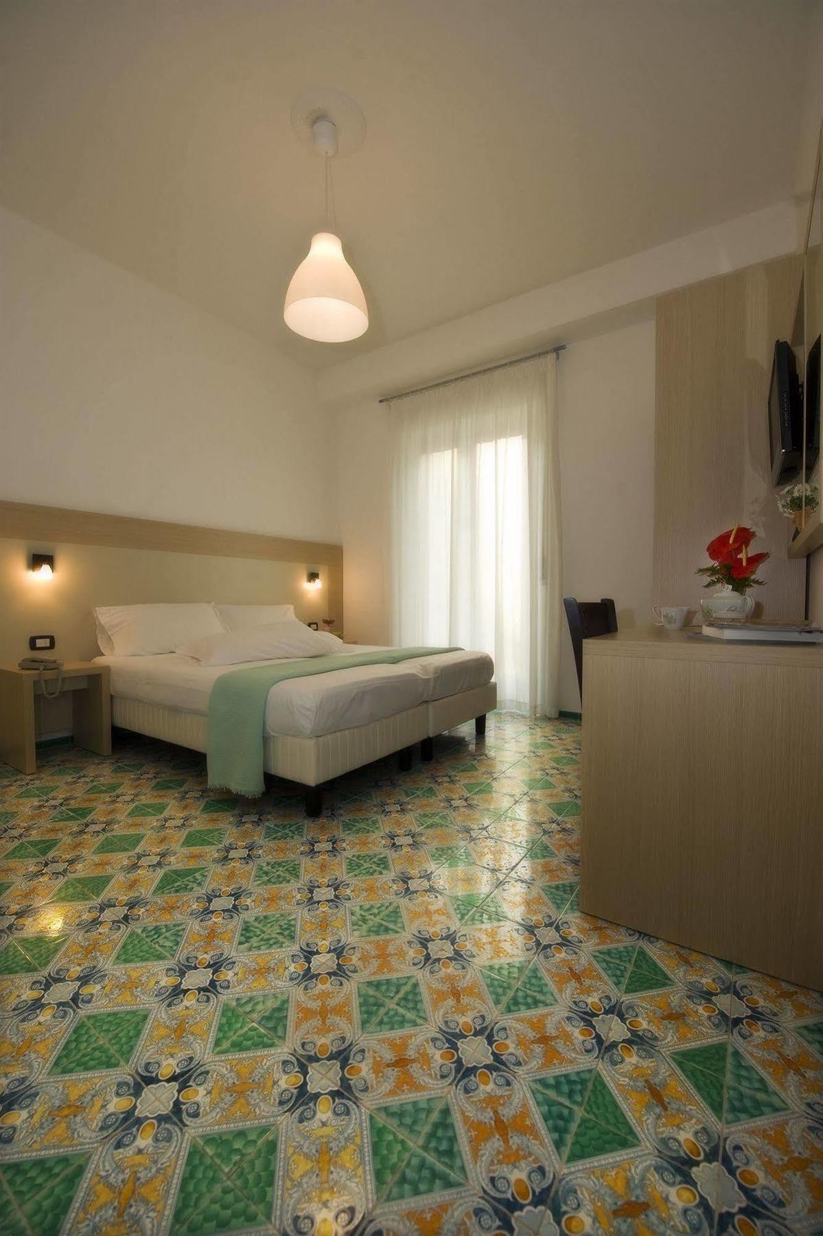 Hotel Torre Di Milo Майорі Екстер'єр фото